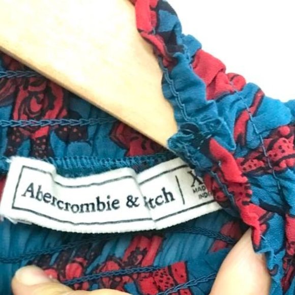 3/ $20 Abercrombie & Fitch Floral Blouse XS - Picture 3 of 5